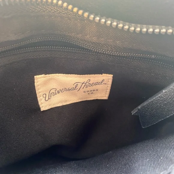 Universal Thread Cosmetic Bag - Picture 3 of 4